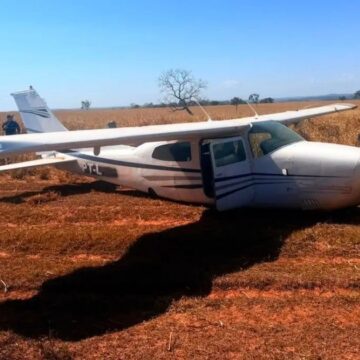 FAB intercepta aeronave suspeita vinda da Bolívia