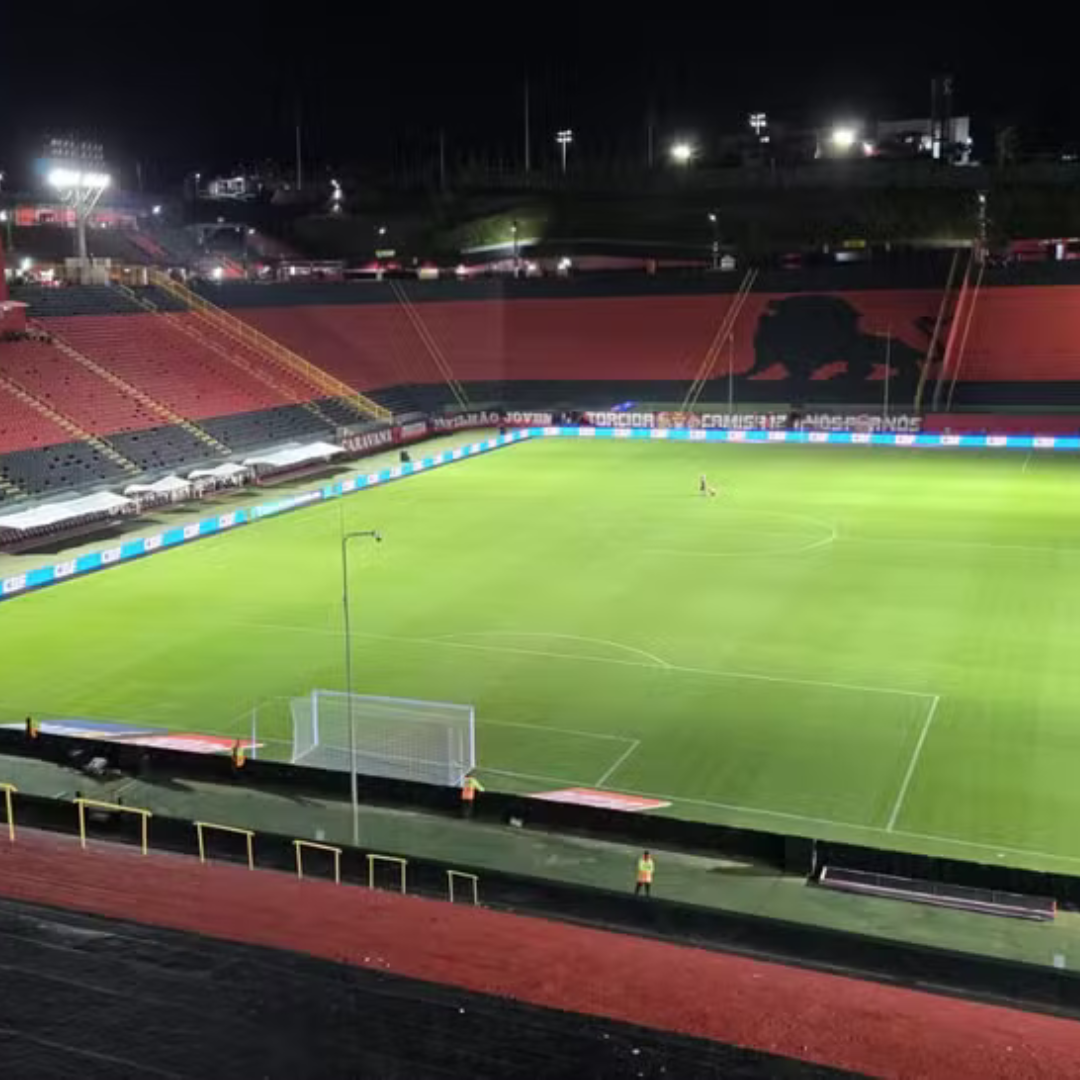 Vitória x Vasco: onde assistir ao vivo, escalações e arbitragem