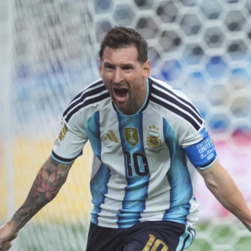 Messi ultrapassa Mbappé e lidera busca pela Chuteira de Ouro
