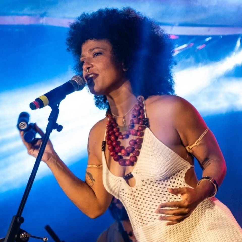 Casa Rosa recebe show de Eloah Monteiro em homenagem ao Julho das Pretas