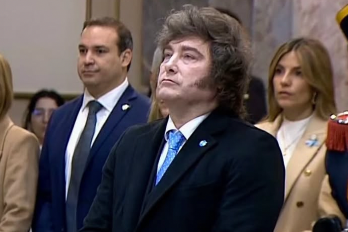 Presidente da Argentina não irá à final da Copa por superstição e revela amuleto da sorte