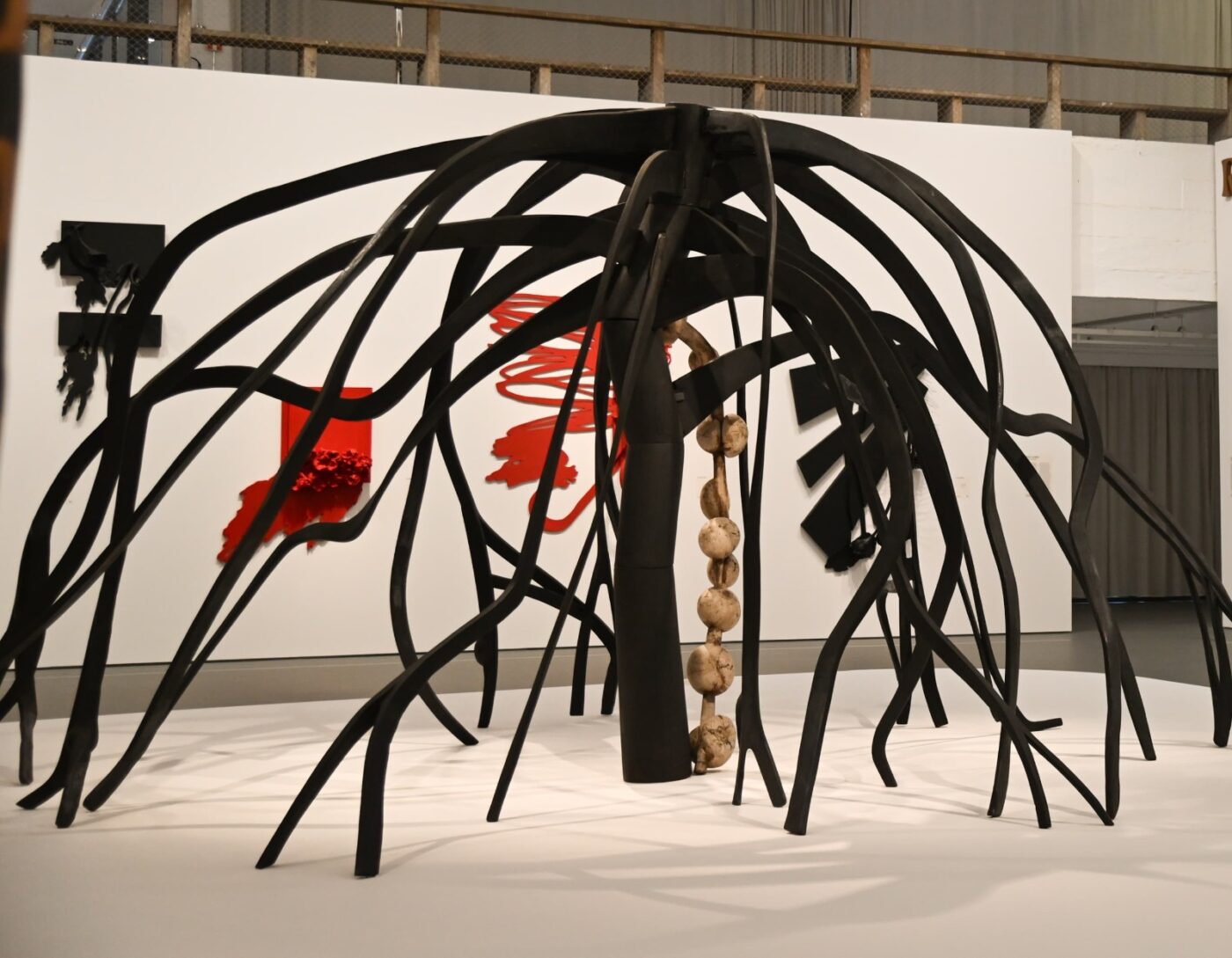 Museu do Recôncavo recebe exposição inédita com 46 obras de Frans Krajcberg
