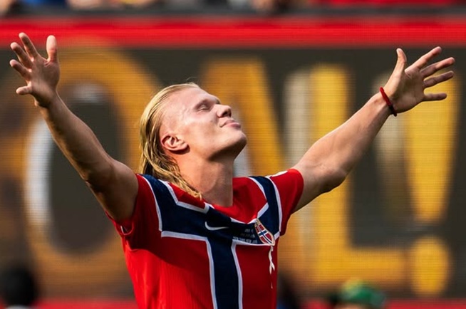 Haaland celebra vitória da Noruega sobre o Brasil com recado nas redes sociais