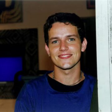 Saiba quem era Edward Boggiss, ator de Sandy & Júnior e Malhação que morreu aos 49 anos