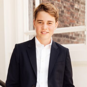 Aos 13 anos, príncipe George ganha homenagem de William e Kate nas redes sociais
