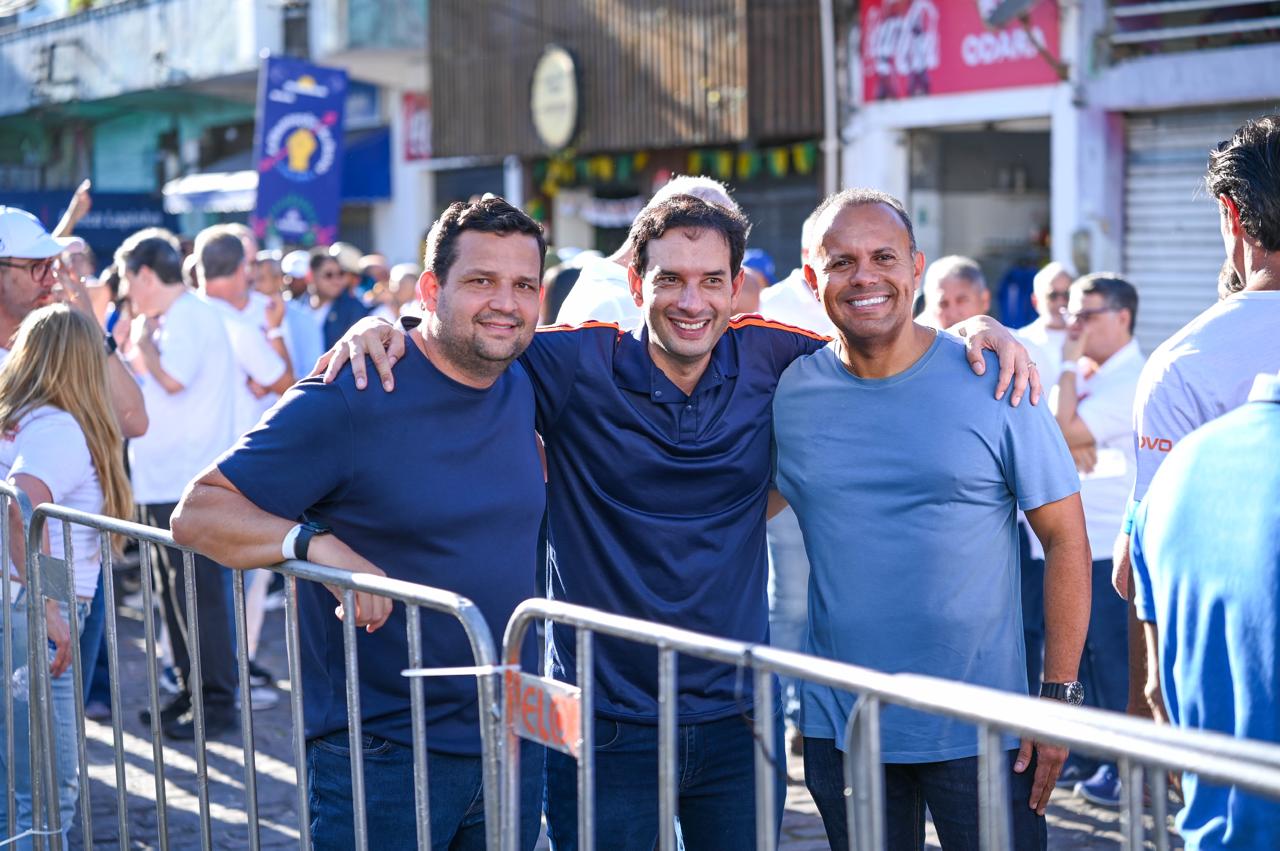 Rodrigo Amaral, Léo Prates e Kiki Bispo