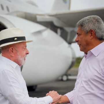 Lula desembarca em Salvador para agenda no interior e reabertura do TCA