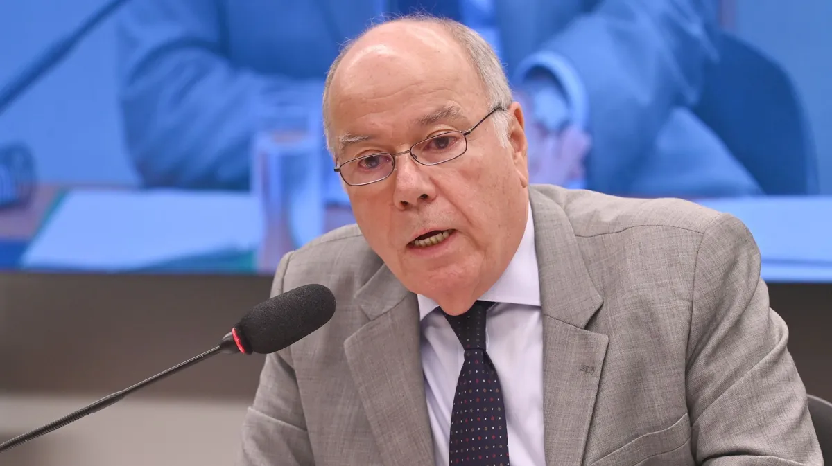 “O que incomoda é o fato de o Brasil não ter se curvado aos EUA”, diz ministro diante de novas taxações