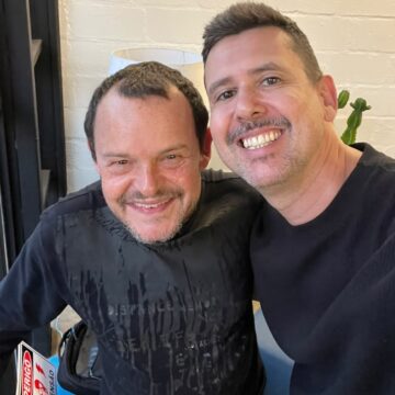 Sucesso argentino “Meu Querido Zelador” ganha versão brasileira estrelada por Matheus Nachtergaele