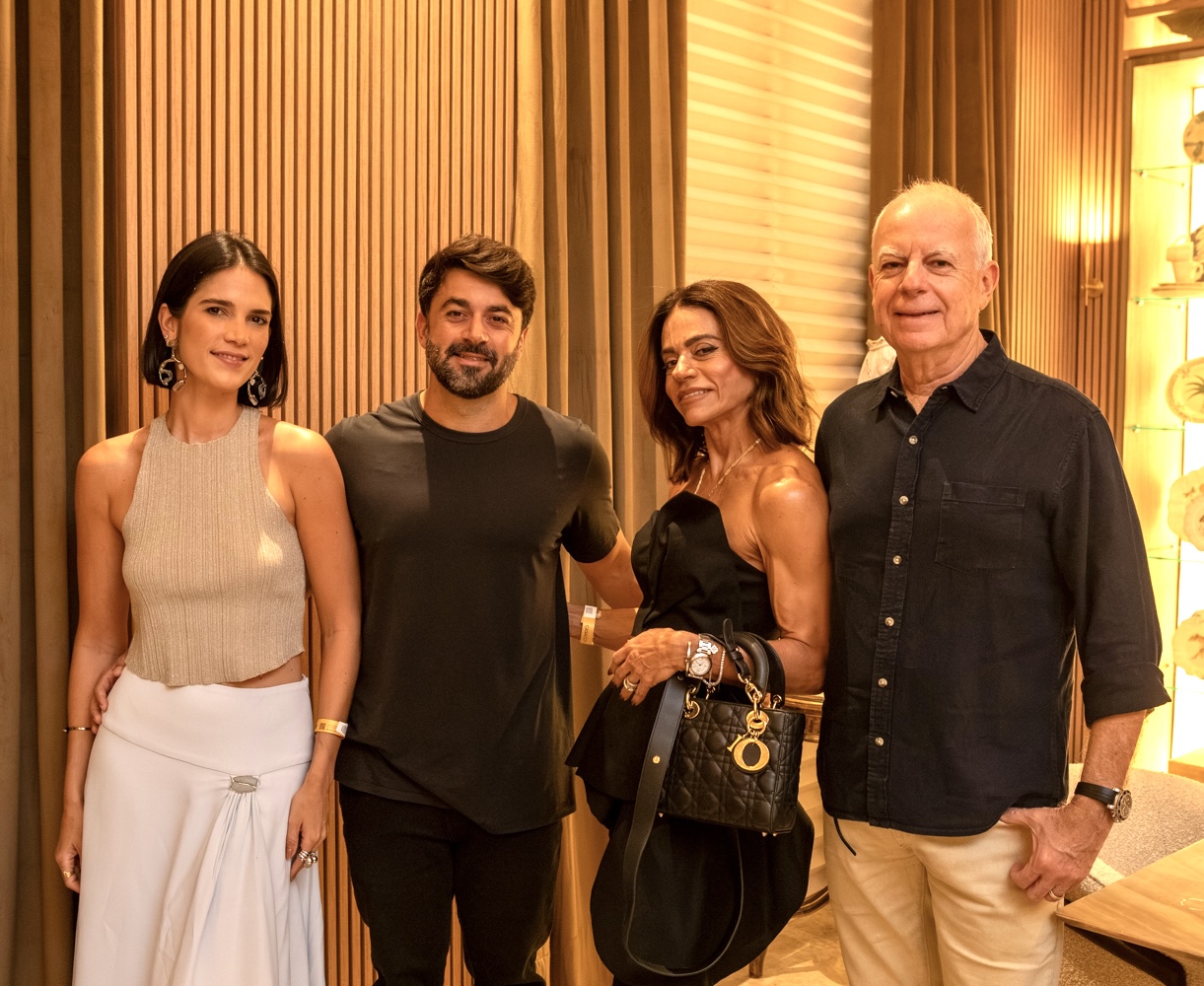 Luana Barros, Paulo, Roberta e Paulo Coelho