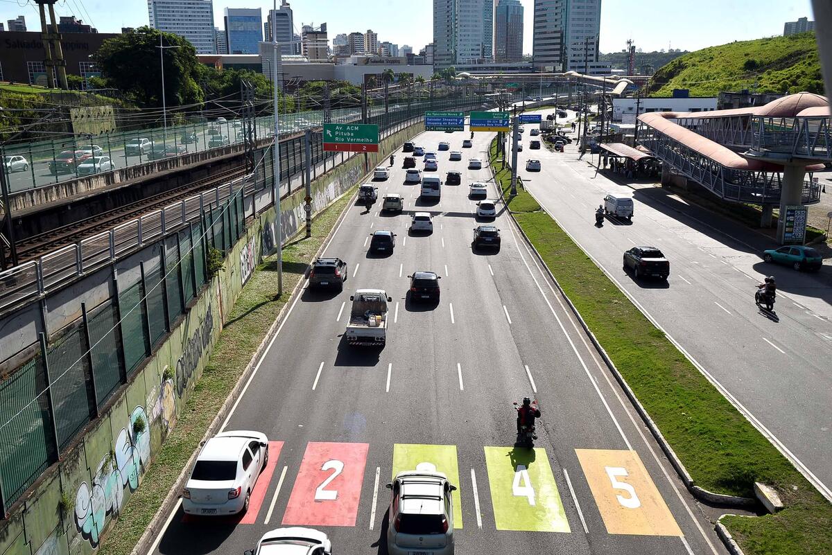 Velocidade na Avenida Paralela será monitorada em estudo da Transalvador; entenda