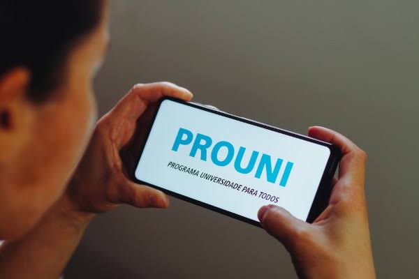 Inscrições para o Prouni 2026.2 começam nesta terça (7); veja quem pode participar