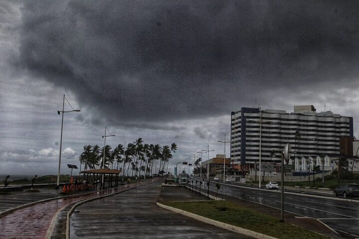 Que frio foi esse? Bairros de Salvador registram mínima de 21°C neste domingo (5)