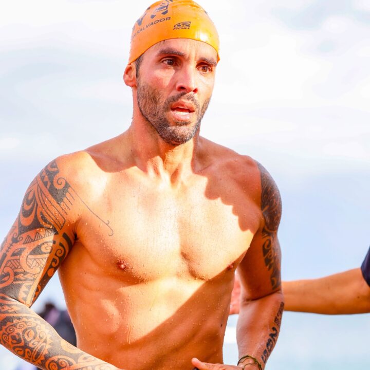 Daniel Cady impressiona ao exibir tatuagem em homenagem aos seus três filhos com Ivete Sangalo