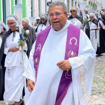 Padre Lázaro Muniz deixa a Igreja do Rosário dos Pretos