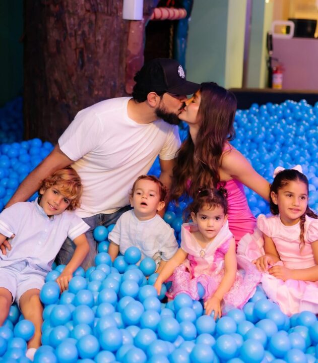 Biah Rodrigues e Sorocaba celebram aniversário dos filhos gêmeos com festa de última hora; veja