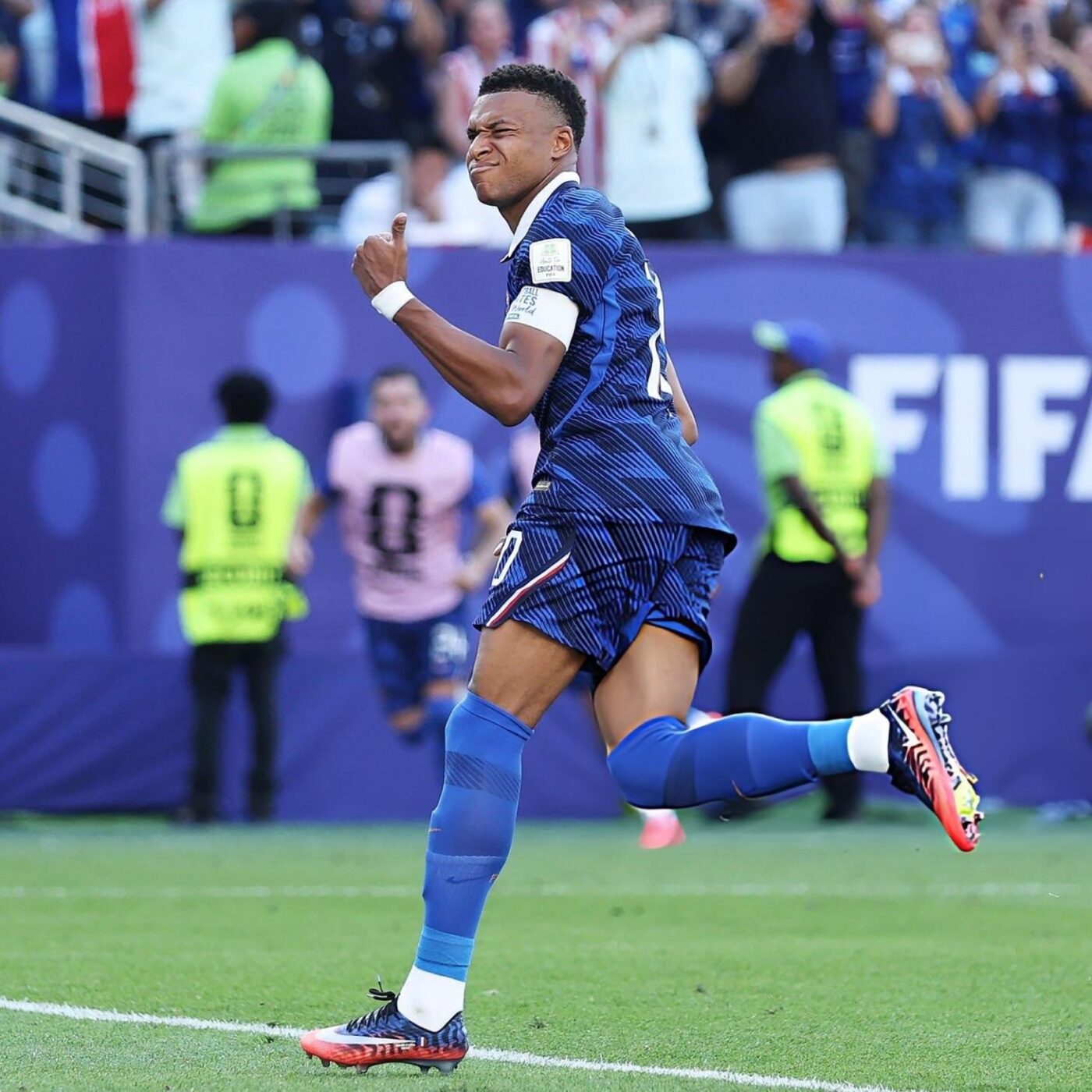 Com gol de Mbappé, França vence Paraguai e avança às quartas da Copa do Mundo