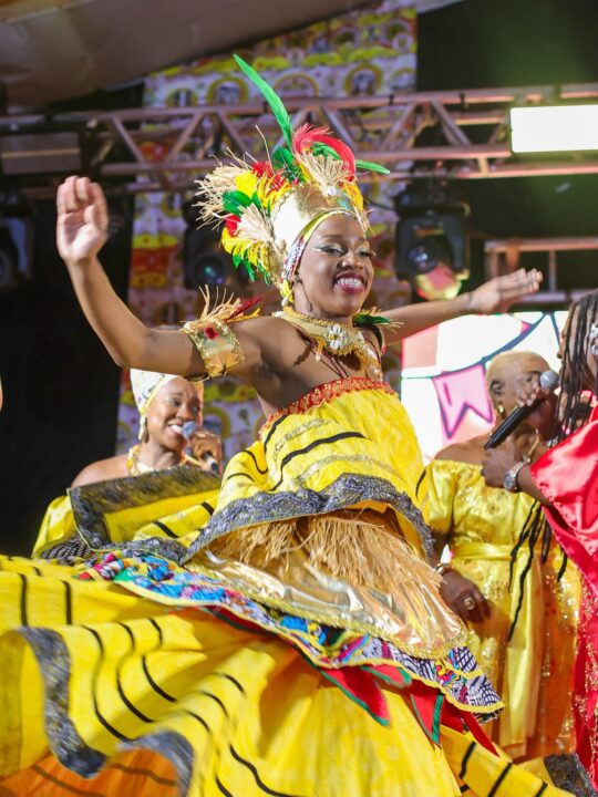 Ilê Aiyê reúne cultura afro e clima junino em festa especial no Pelourinho; veja