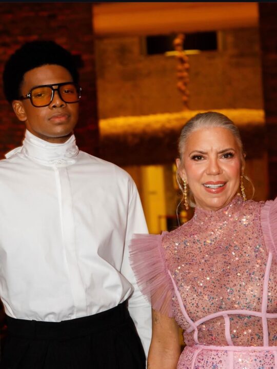 Filho de Astrid Fontenelle completa 18 anos e ganha declaração emocionante da mãe: “Minha maior alegria”