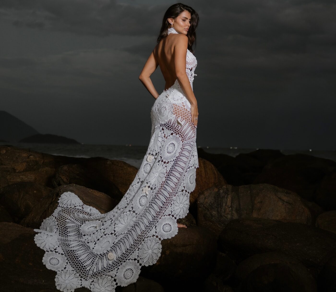 Isabella Arantes compartilha ensaio na praia antes de subir ao altar com Gabriel Medina; veja fotos
