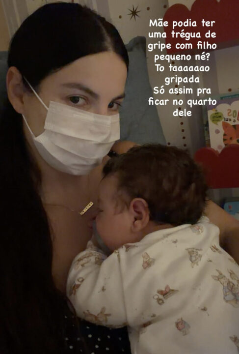 Mãe de três, Sthefany Brito desabafa sobre problema com o filho caçula de um mês