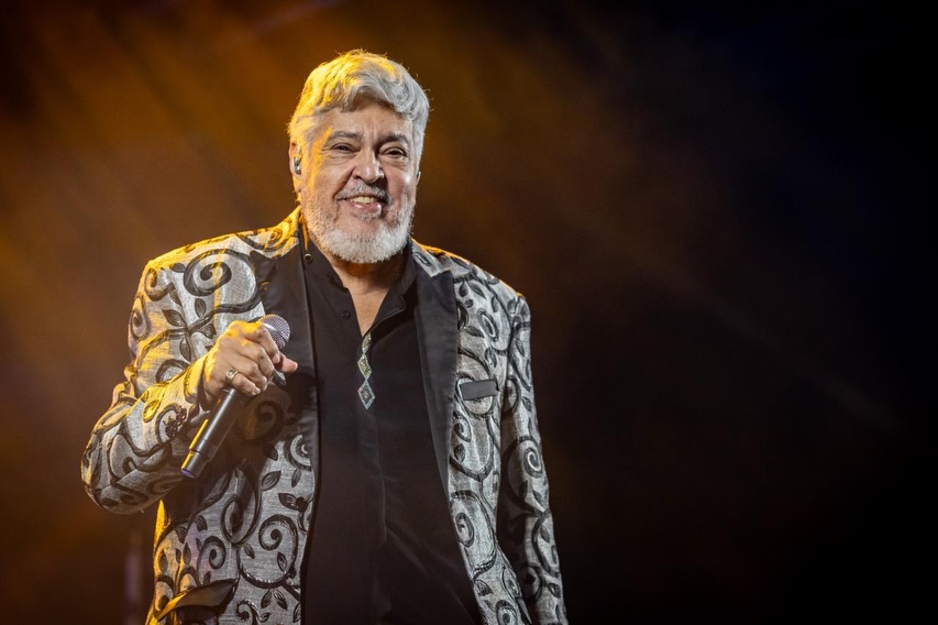 Sidney Magal é confirmado em evento na Praia do Forte após show histórico em Salvador