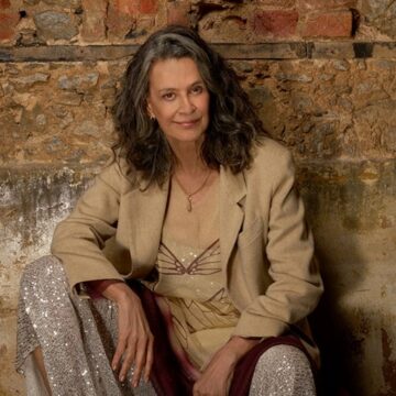 Simone inicia nova fase da carreira com show inédito e anuncia turnê pelo Brasil; veja datas