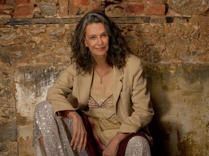 Simone inicia nova fase da carreira com show inédito e anuncia turnê pelo Brasil; veja datas