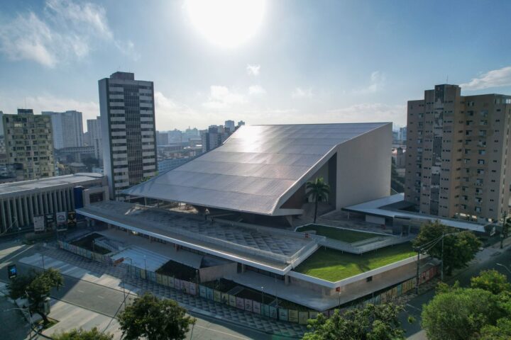 Após ingressos de Fernanda Torres esgotarem rapidamente, TCA explica como funciona a venda