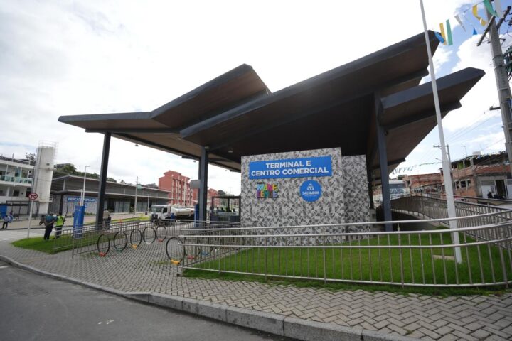 Prefeitura entrega Terminal Mané Dendê com área ampla, lojas e quiosques