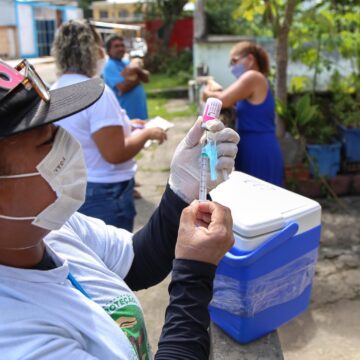 Vacinação antirrábica será volante em bairros de Salvador neste fim de semana