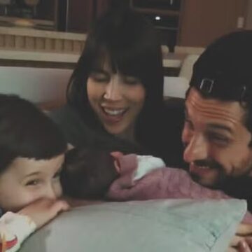 Pérola Faria encanta ao mostrar encontro do filho mais velho com caçula: ‘Emocionada’