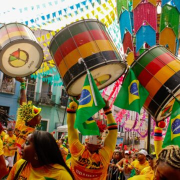 Olodum faz esquenta para Brasil x Noruega no Centro Histórico nesta sexta (3)