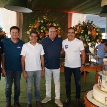 Elmar Nascimento comemora aniversário ao lado de ACM Neto, Bruno Reis e João Roma em Campo Formoso