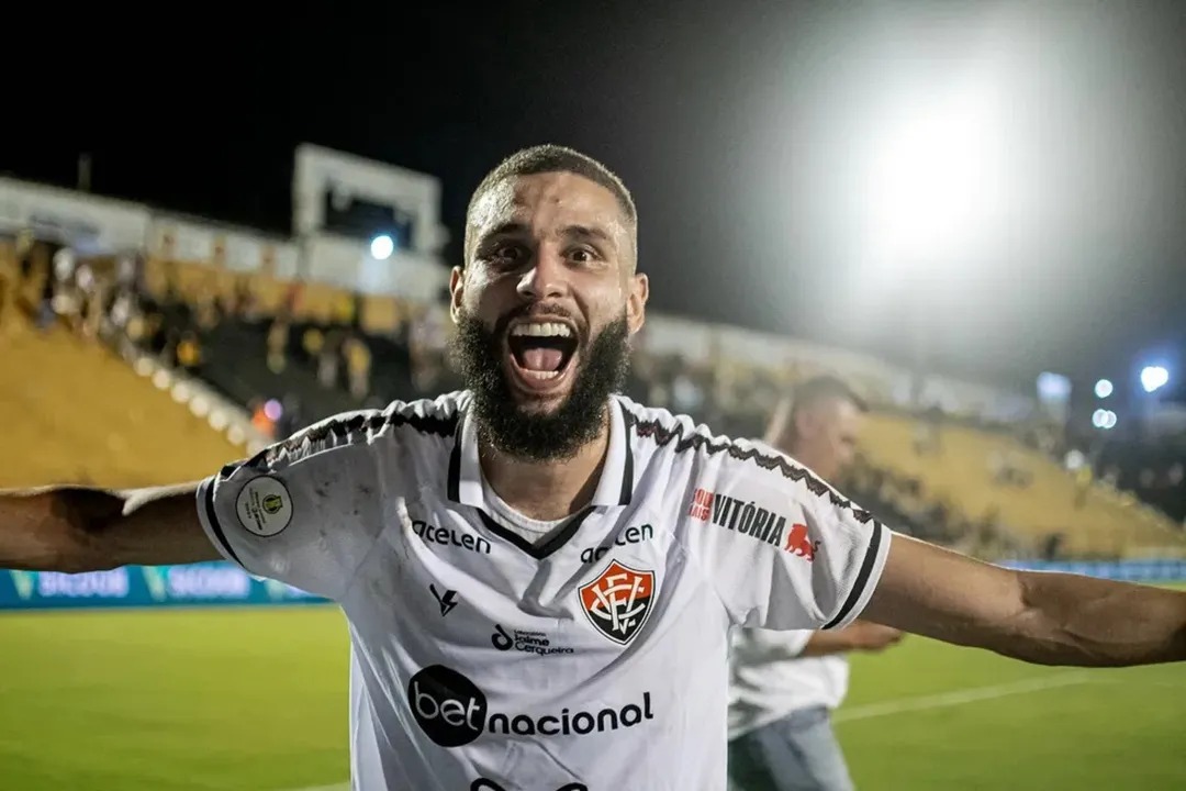 Vitória se aproxima de contratação de ex-ídolo do clube; veja detalhes