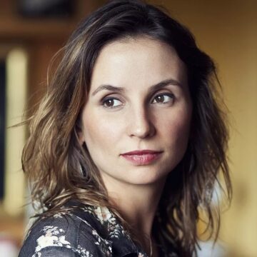 Diretora de ‘Democracia em Vertigem’, Petra Costa anuncia gravidez