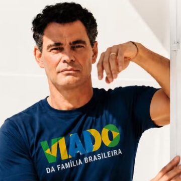 Carmo Dalla Vecchia choca web com camiseta: ‘Viado da família brasileira’