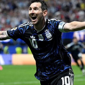Argentina vira nos acréscimos, elimina a Inglaterra e vai à final da Copa do Mundo 2026
