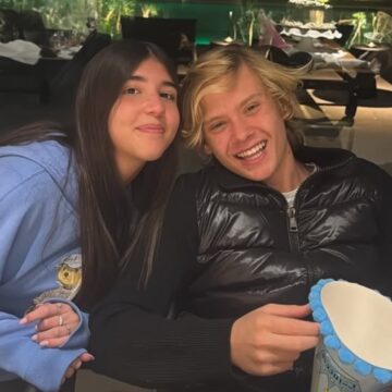 Aos 15 anos, filho de Adriane Galisteu surge com namorada pela primeira vez em festa da família
