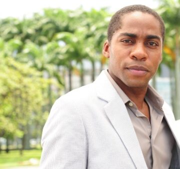 Lázaro fala de rejeição do público ao viver um galã no horário nobre: ‘Fiquei muito mal’