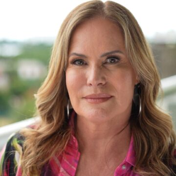 Mãe de gêmeos, repórter da Globo Renata Ceribelli agora será avó de gêmeos