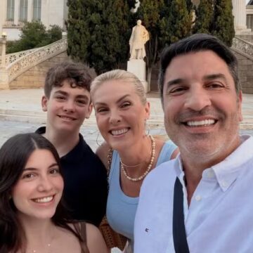 Ana Hickmann curte férias na Grécia ao lado de Edu Guedes, filho e enteada: ‘Maior presente’