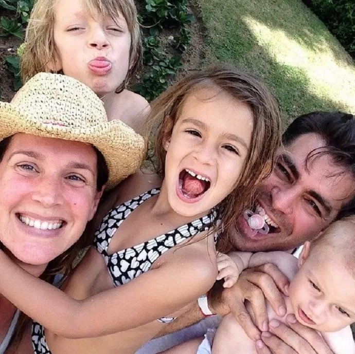 Aos 16 anos, filha de Thiago Lacerda rouba a cena em raríssima aparição: ‘Linda’