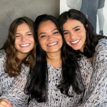 Aos 21 anos, irmã de Bruna Marquezine surge em foto rara ao lado do namorado ator; veja clique