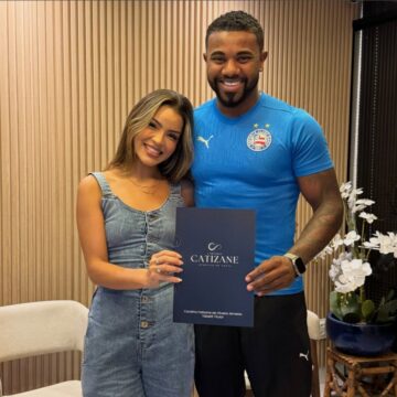 Vestindo camisa do Bahia, Davi Brito se casa com Emilly Araújo um mês após assumir namoro