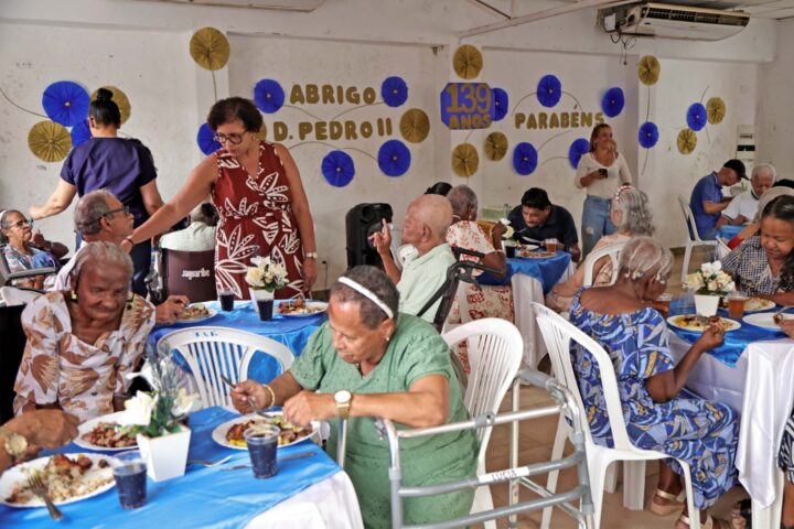 Abrigo Dom Pedro II celebra 139 anos com churrasco e festa para idosos em Salvador