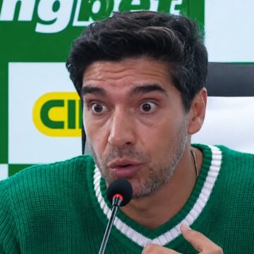 Abel Ferreira diz que decisões foram corretas em Vitória x Palmeiras e defende arbitragem