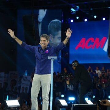 ACM Neto oficializa candidatura ao governo e defende “mudança com segurança” na Bahia