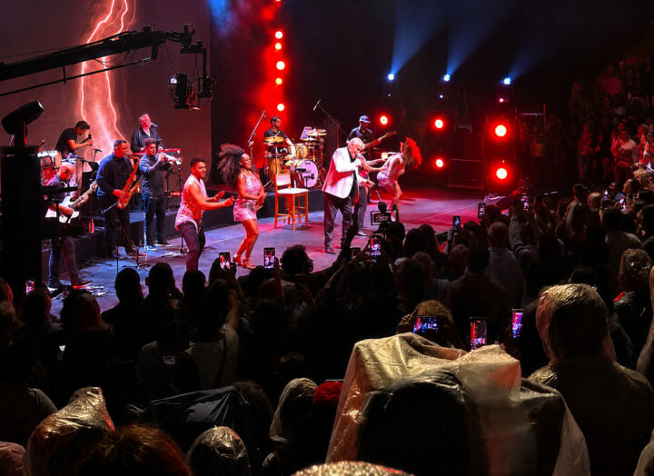Sidney Magal celebra 60 anos de carreira com show histórico na Concha Acústica; veja