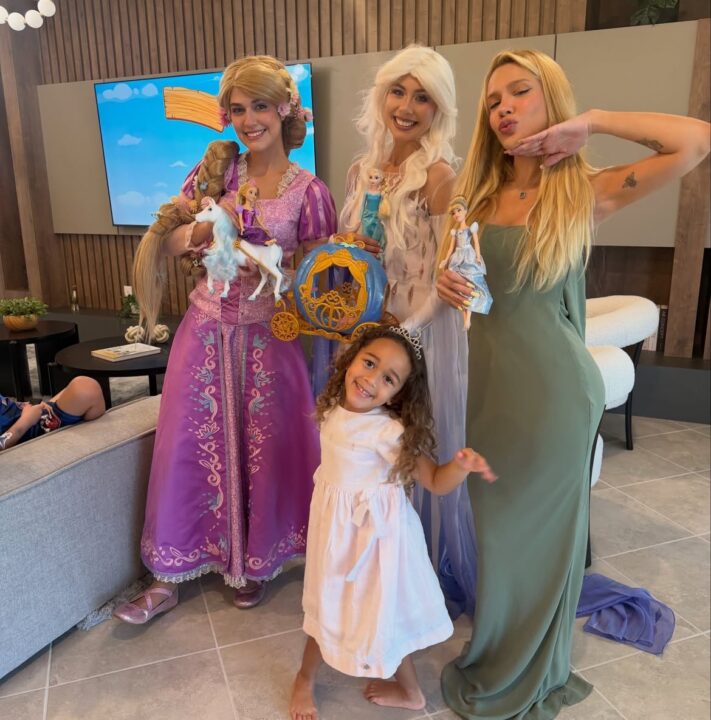 Karoline Lima comemora aniversário da filha com Militão em festinha com princesas nos EUA